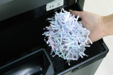 Các lưu ý khi sử dụng máy hủy tài liệu mà ai cũng cần biết?